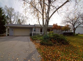 W143 Belleview Ave, Oconomowoc, WI 53066