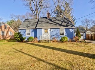 17 Glenoak Dr, Springfield, MA 01129