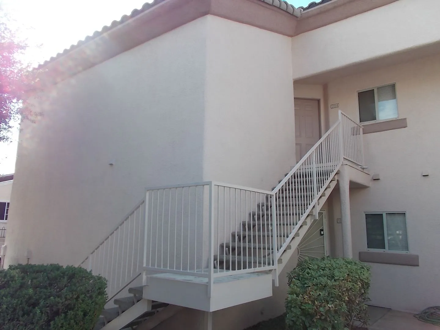 Charming 2 Bed / 2 Bath Condo with Fireplace & Balcony Prime Location! — Photo 2