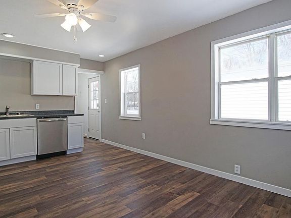 4th image of 1899 Lewis Dr