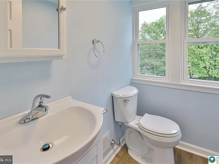 1861 E Emmaus Ave — Photo 35