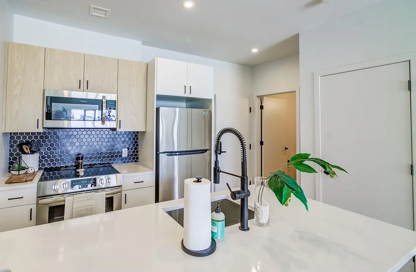 1 bed, 582 sqft, $2,250 — Photo 1