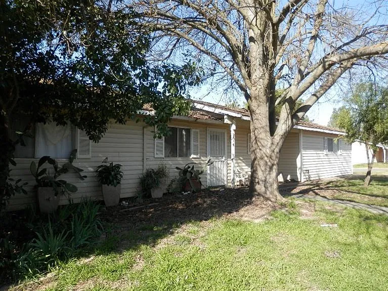 1860 18th St photo 1