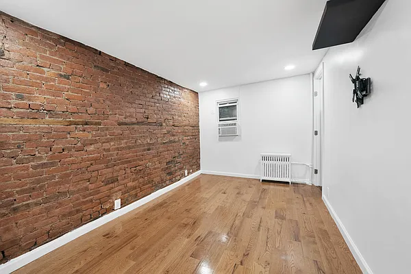 Rented by Marc Blum, Licensed Real Estate Broker | media 12