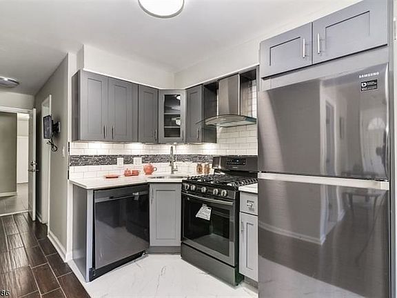 4th image of 418 Virginia Ave #1