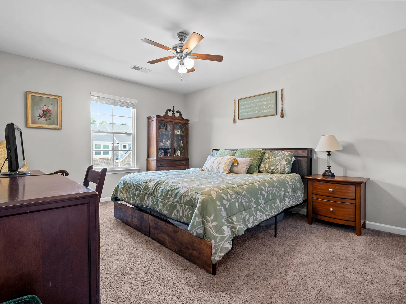 5 bed, 3.5 bath, 3022 sqft, $2,750 — Photo 3