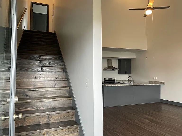St. Thomas Flats — Photo 20