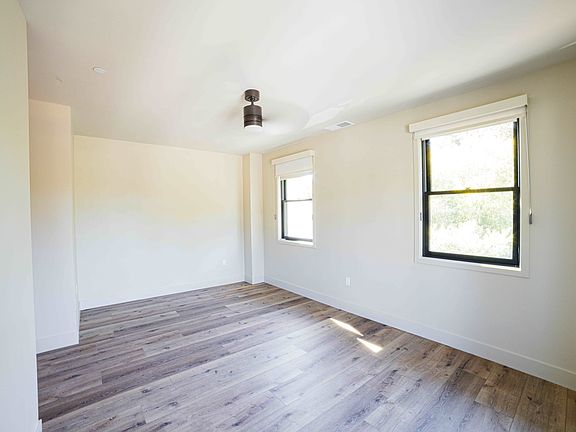 5th image of 1026 Oak St #Rh-4