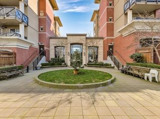 2970 King George Blvd #404, Surrey, BC