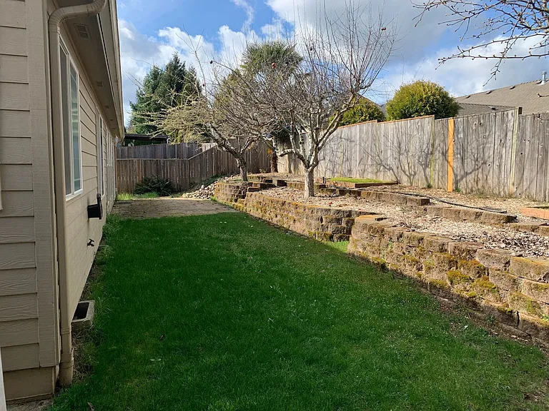 2895 Vintage Ave SE — Photo 23