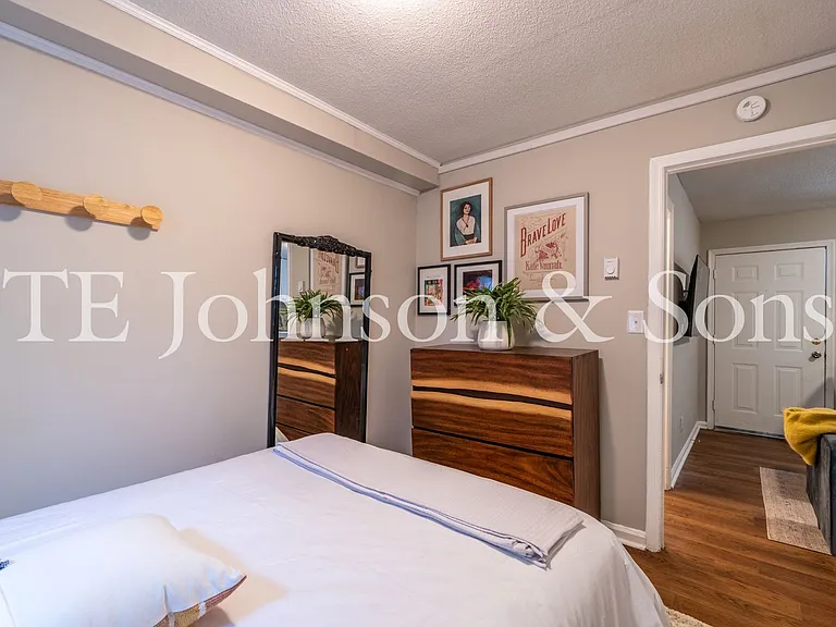 651 Summit St #X — Photo 13