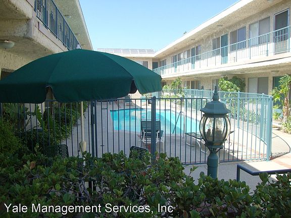 3rd image of 18355 Collins St APT 210