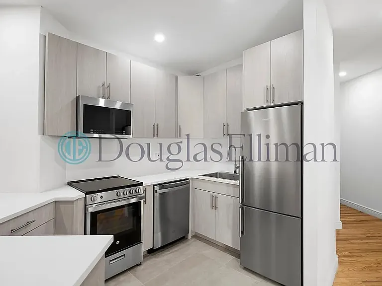 295 Park Ave S #7H — Photo 5