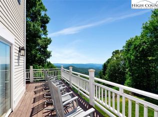 308 Flat Mountain Rd, Lenoir, NC 28645