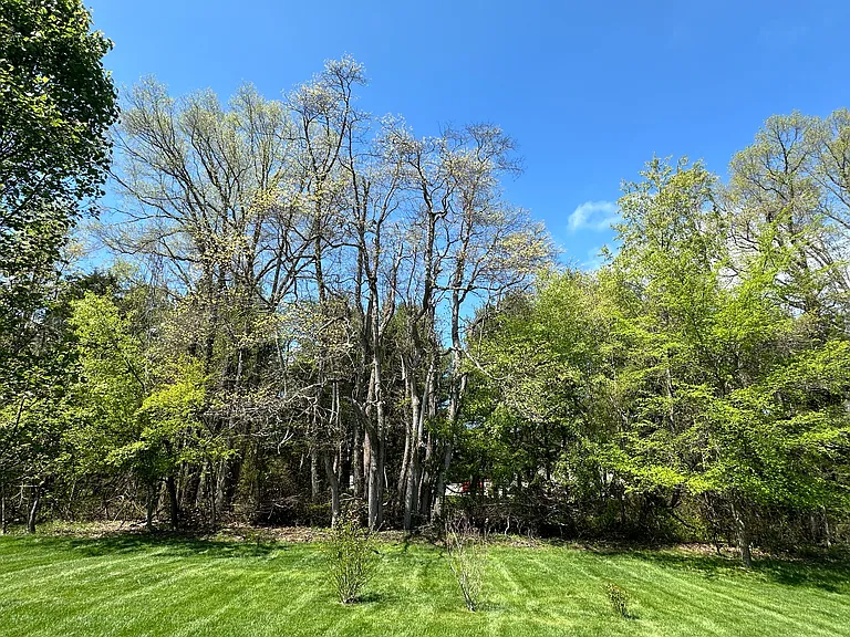716 Yorkshire Dr — Photo 34