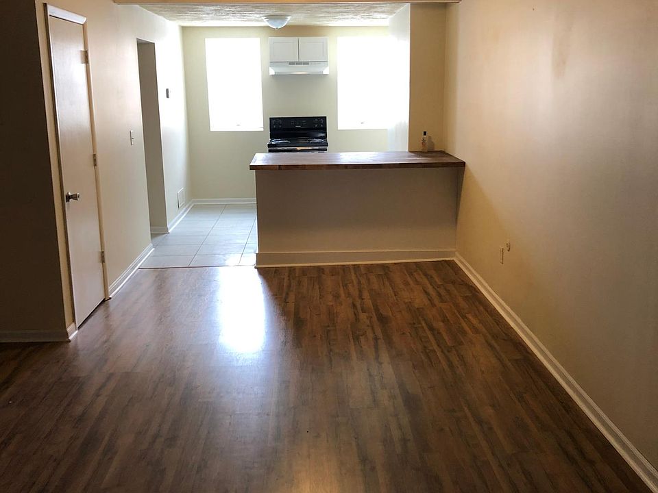 1st image of 123 N 4th St