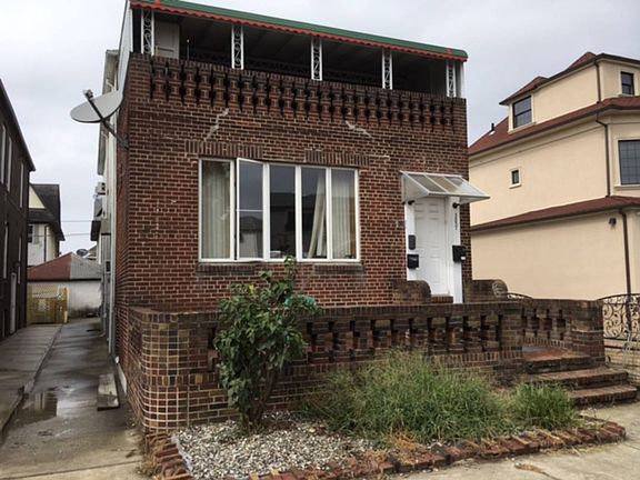 2nd image of 3837 Lyme Ave