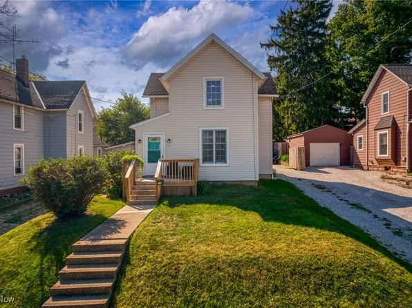 146 21st St NW, Barberton, OH 44203