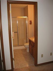 4th image of 5603 Gateway Ln #102