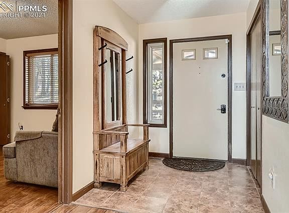 4th image of 25 Aspen Dr