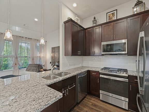 5th image of 921 Hearthside Way