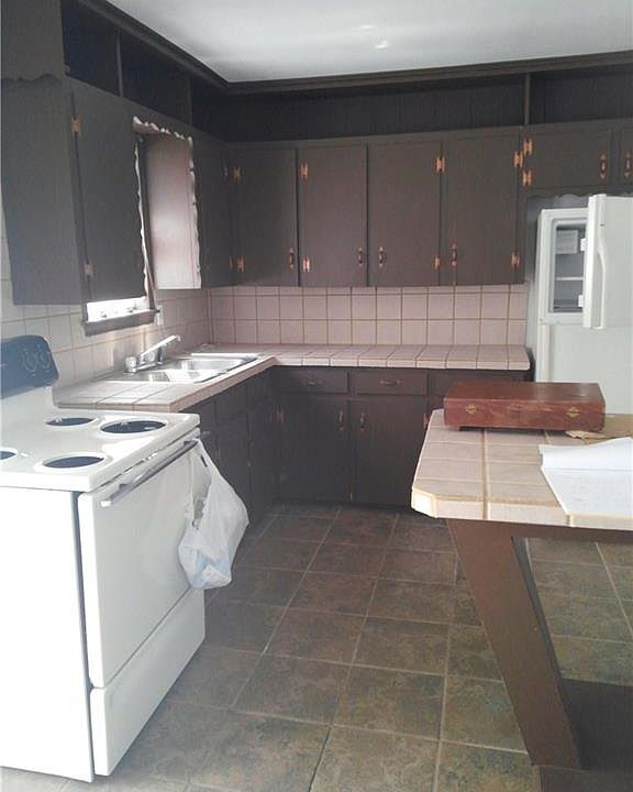 2nd image of 200 N 5th St