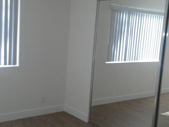 4th image of 16750 Sherman Way #119