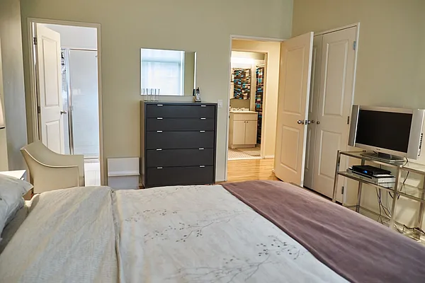 Rented by FAR Property Management | media 28