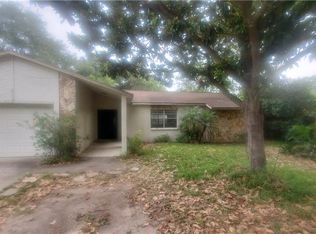 904 Windhorst Rd, Seffner, FL 33584