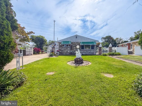 9601 Dedaker St, Philadelphia, PA 19115