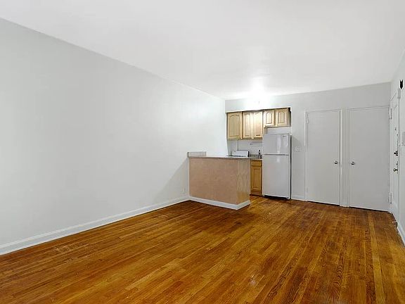 3rd image of 944 1st Ave #3A