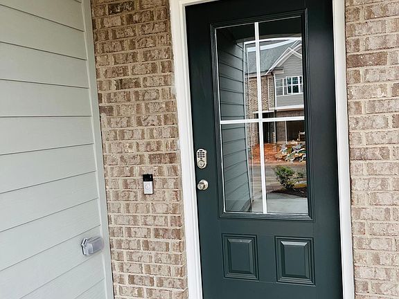 Covered doorway/ porch