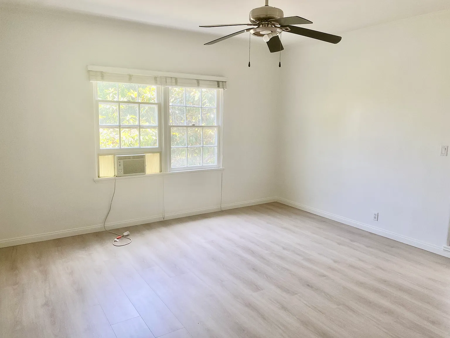 2 bed, 1.5 bath, 1520 sqft, $3,999 — Photo 4