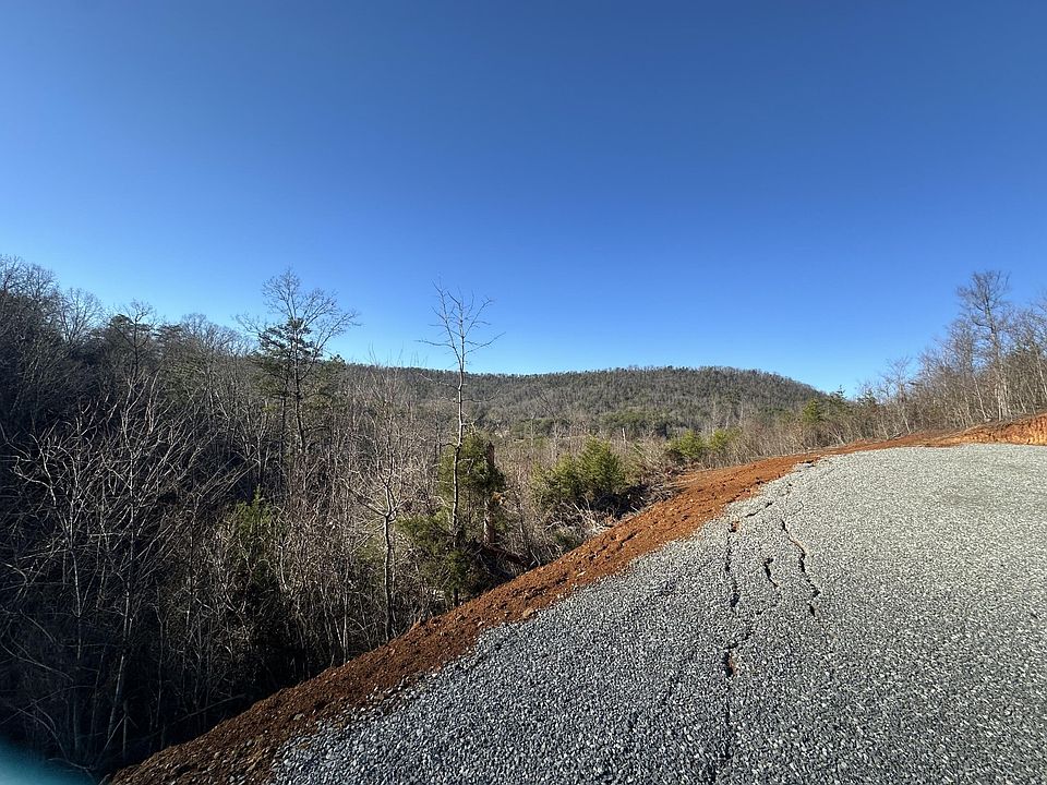 1st image of 1776 Fairview Rd