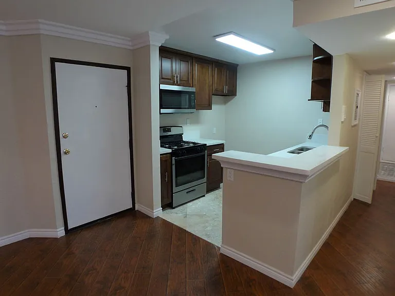 North Tower Apts — Photo 84