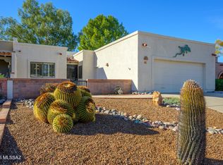 140 E Paseo De Golf, Green Valley, AZ 85614