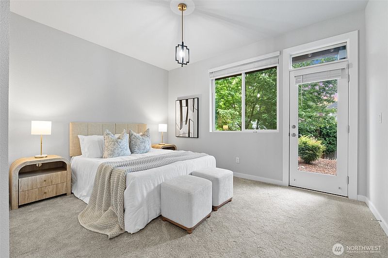 5th image of 1621 Seattle Hill Road #F4