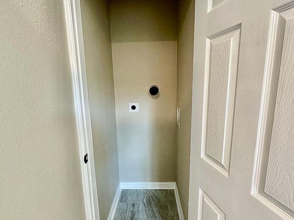 4th image of 3353 Claremont Rd