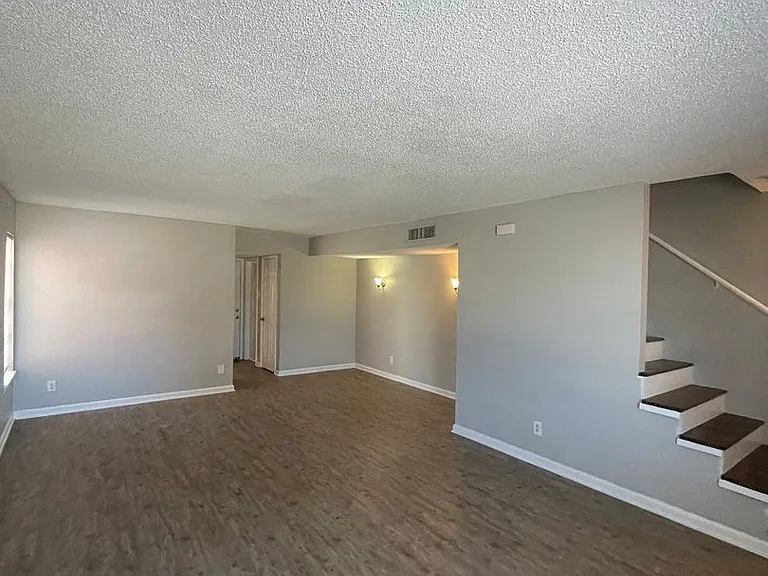 9526 Contessa Dr — Photo 1