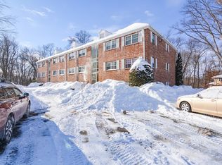 60 Edgelawn Ave APT 1, North Andover, MA 01845