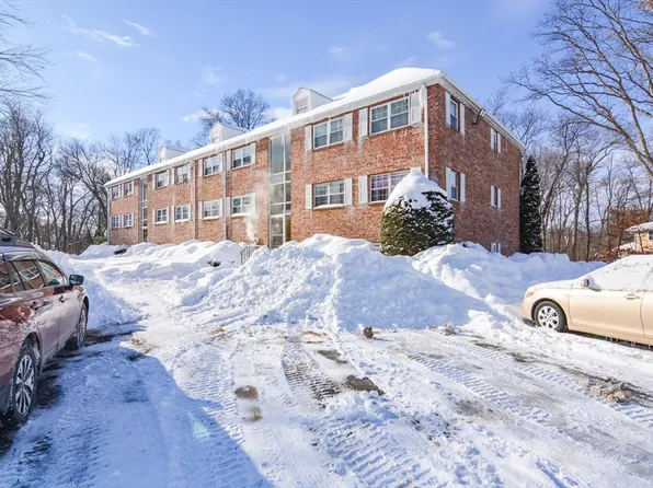 60 Edgelawn Ave APT 1, North Andover, MA 01845