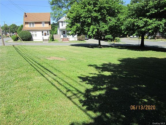 3rd image of 459 Carpenter Ave