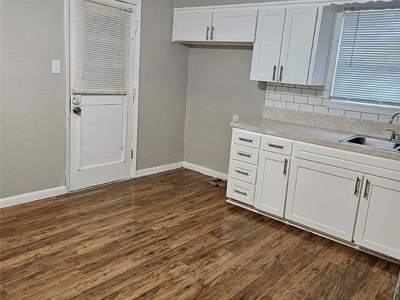 3rd image of 803 S 13th St