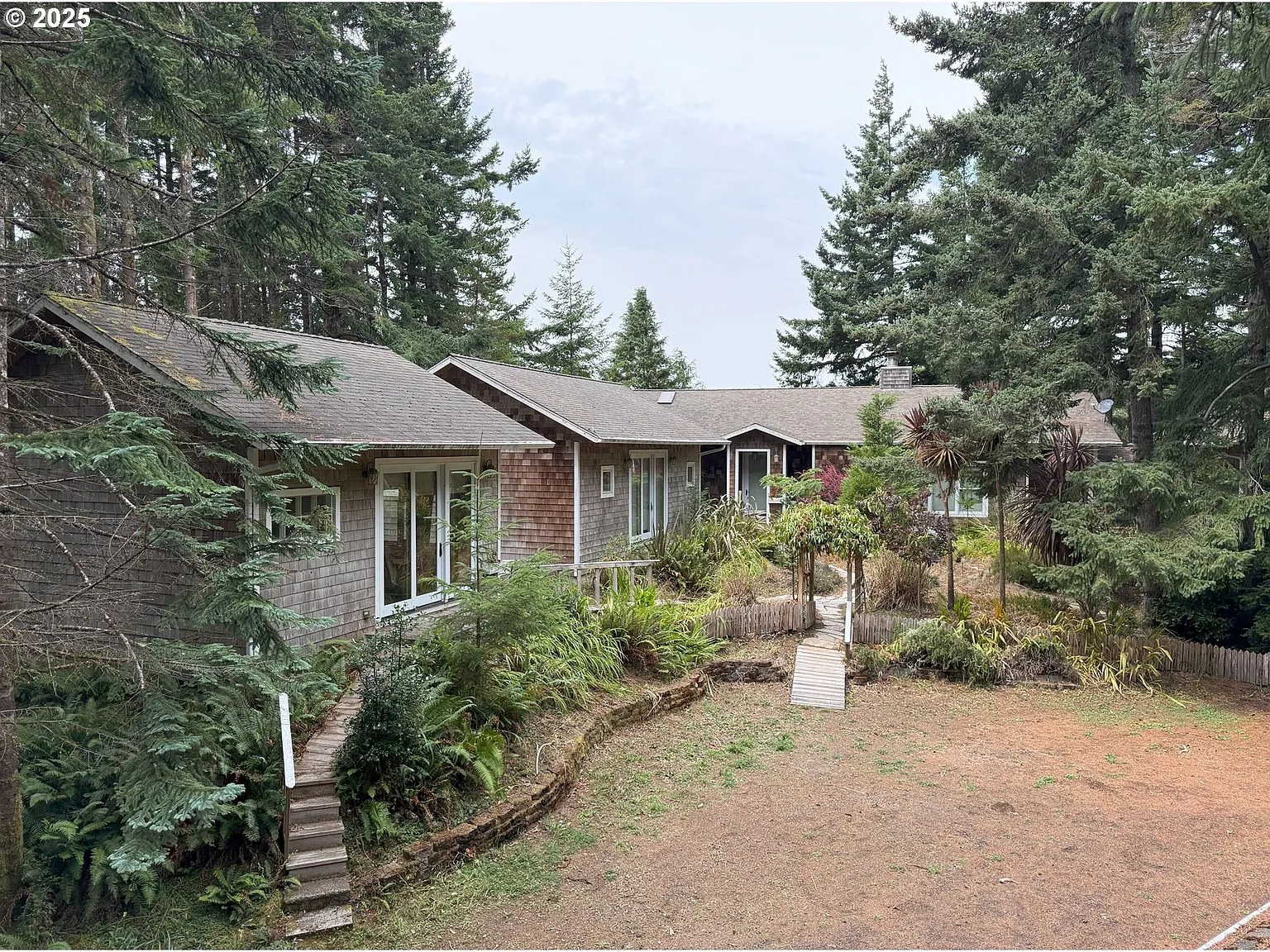 700 Quattomah Ln photo 1