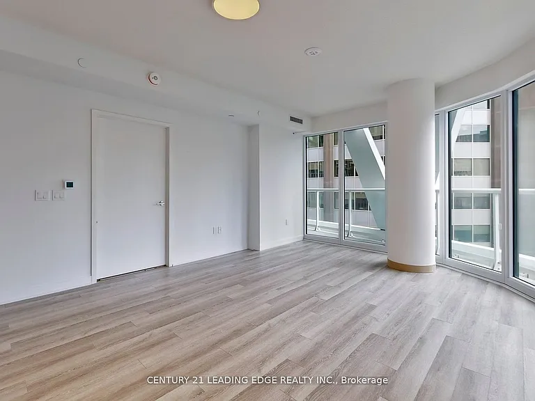 230 Simcoe St #726 — Photo 5