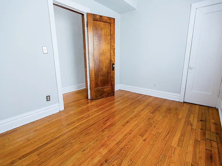 1104 N. Oakley Blvd. — Photo 7