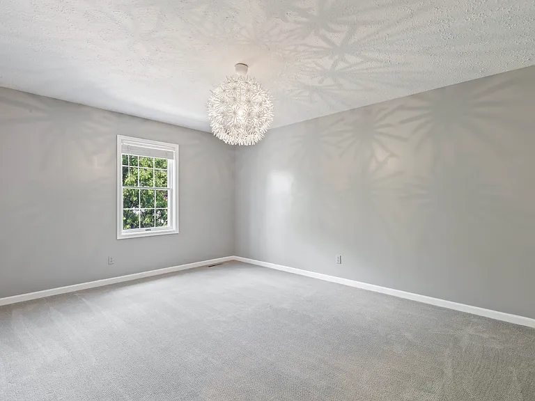 4690 Lindbergh Dr — Photo 28