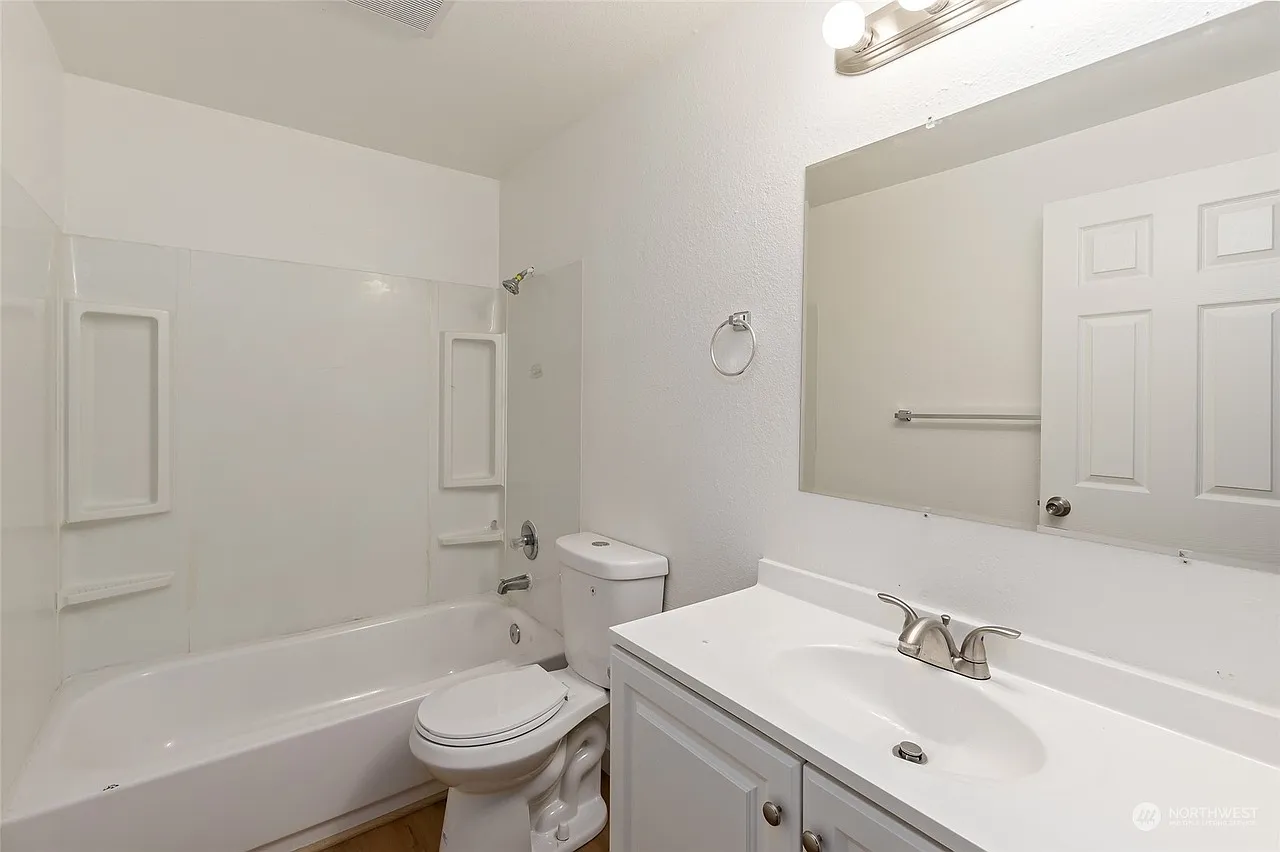 2 bed, 800 sqft, $1,950 — Photo 1