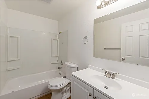 1521 E 38th St #2 Photo 1