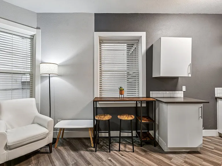 CENTER VIEW APARTMENTS- LIVE YOUR BEST LIFE HERE! — Photo 29